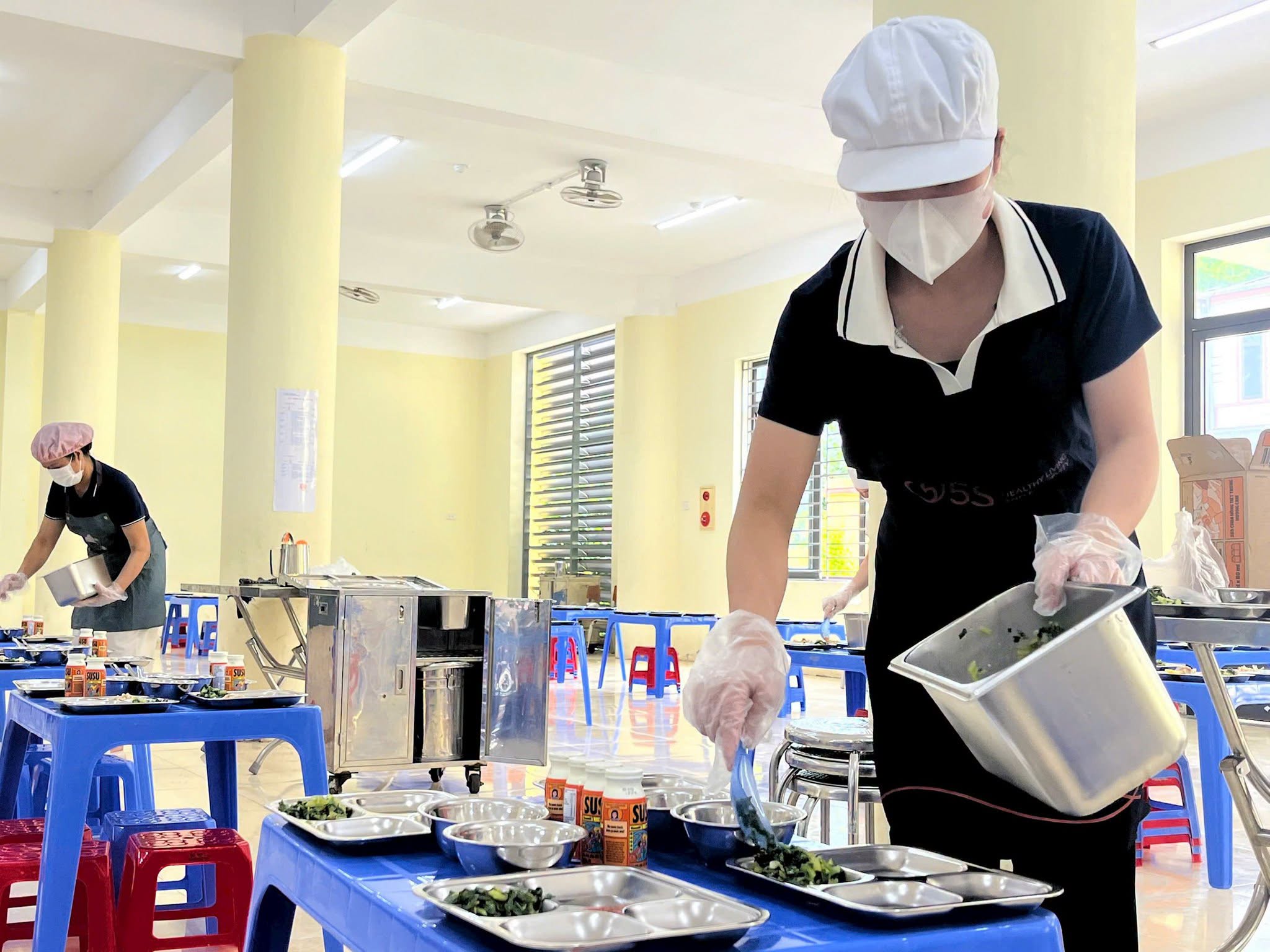 74607383123499462488672248064004506694830281n-17848622113532113293925 Hà Nội thống nhất quy trình tổ chức bữa ăn bán trú cho học sinh- Ảnh 2.
