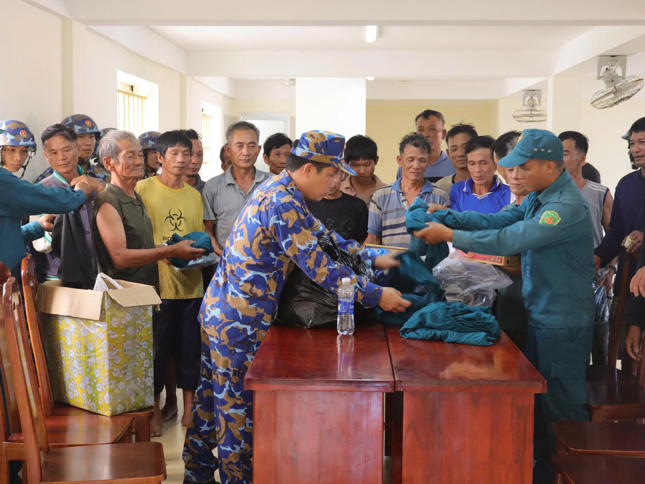 Tình Hình Sức Khỏe Của 33 Ngư Dân Được Cứu Sau Vụ Chìm Tàu Tại Quảng Ngãi