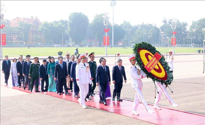 Lễ Tưởng Niệm Danh Nhân và Những Anh Hùng Liệt Sĩ Tại Hà Nội