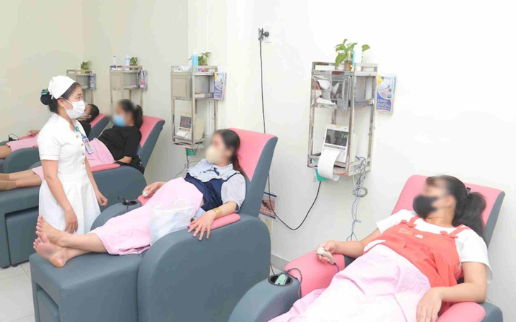 Bảo vệ trẻ trước nguy cơ viêm gan B, giang mai, HIV.