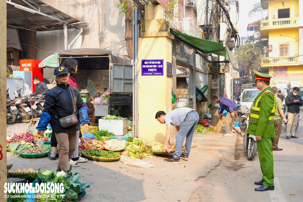 Hà Nội Đẩy Mạnh Giải Tỏa Chợ Cóc: 216 Điểm Kinh Doanh Đã Biến Mất