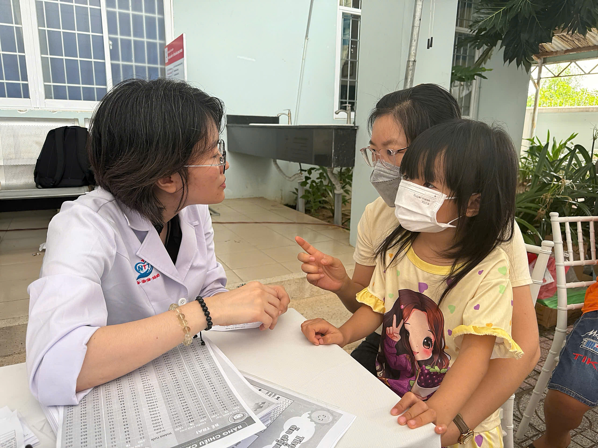 Khám sức khỏe cho trẻ nhỏ
