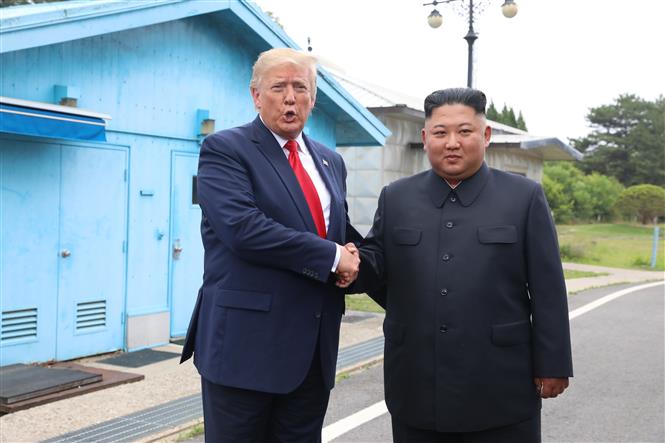 Cuộc Gặp Giữa Donald Trump và Kim Jong-un: Cơ Hội và Thách Thức