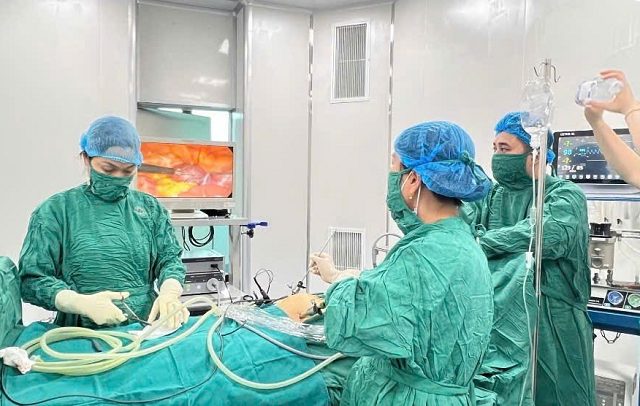 Người phụ nữ vỡ nang buồng trứng được cứu trong gang tấc Người phụ nữ vỡ nang buồng trứng được cứu trong gang tấc