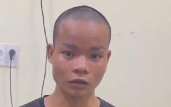 Người Phụ Nữ Bị Bắt Giữ Sau Khi Trộm Lư Hương Tại Đền Thờ Liệt Sĩ