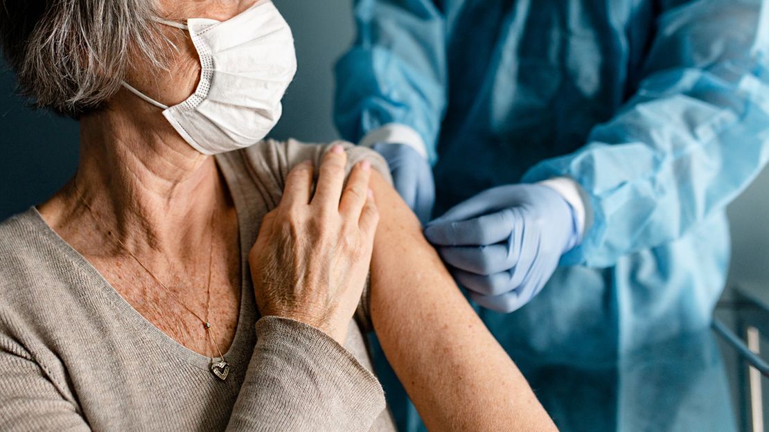 benh-copd-sau-tiem-vaccine-2-1631158441290633521321 3 bệnh thường gặp ở người cao tuổi khi giao mùa- Ảnh 1.