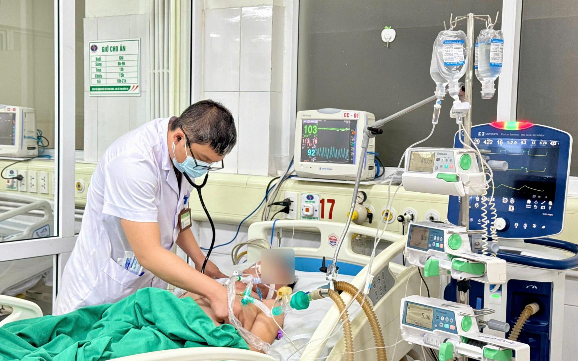 Những Nguy Cơ Sức Khỏe Ở Người Cao Tuổi Vào Mùa Chuyển Giao