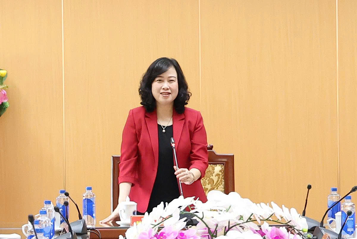 Cải Cách Lãnh Đạo Y Tế: Đào Hồng Lan Trao Quyết Định Mới