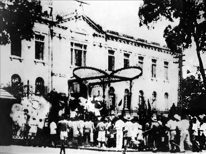 Lãnh Đạo Bền Vững: Điểm Nhấn Cách Mạng Tháng Tám 1945 - Ảnh 3.