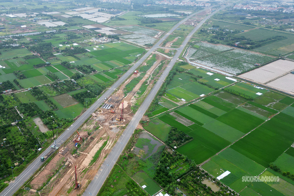 Cầu Hồng Hà: Tiến Độ Ấn Tượng Sau Gần Một Năm Thi Công