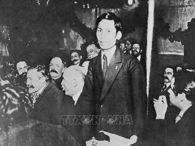 Lãnh Đạo Bền Vững: Điểm Nhấn Cách Mạng Tháng Tám 1945 - Ảnh 1.