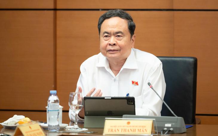 Cải Cách Tuổi Sĩ Quan Dự Bị: Yêu Cầu Về Sức Khỏe Và Chuyên Môn