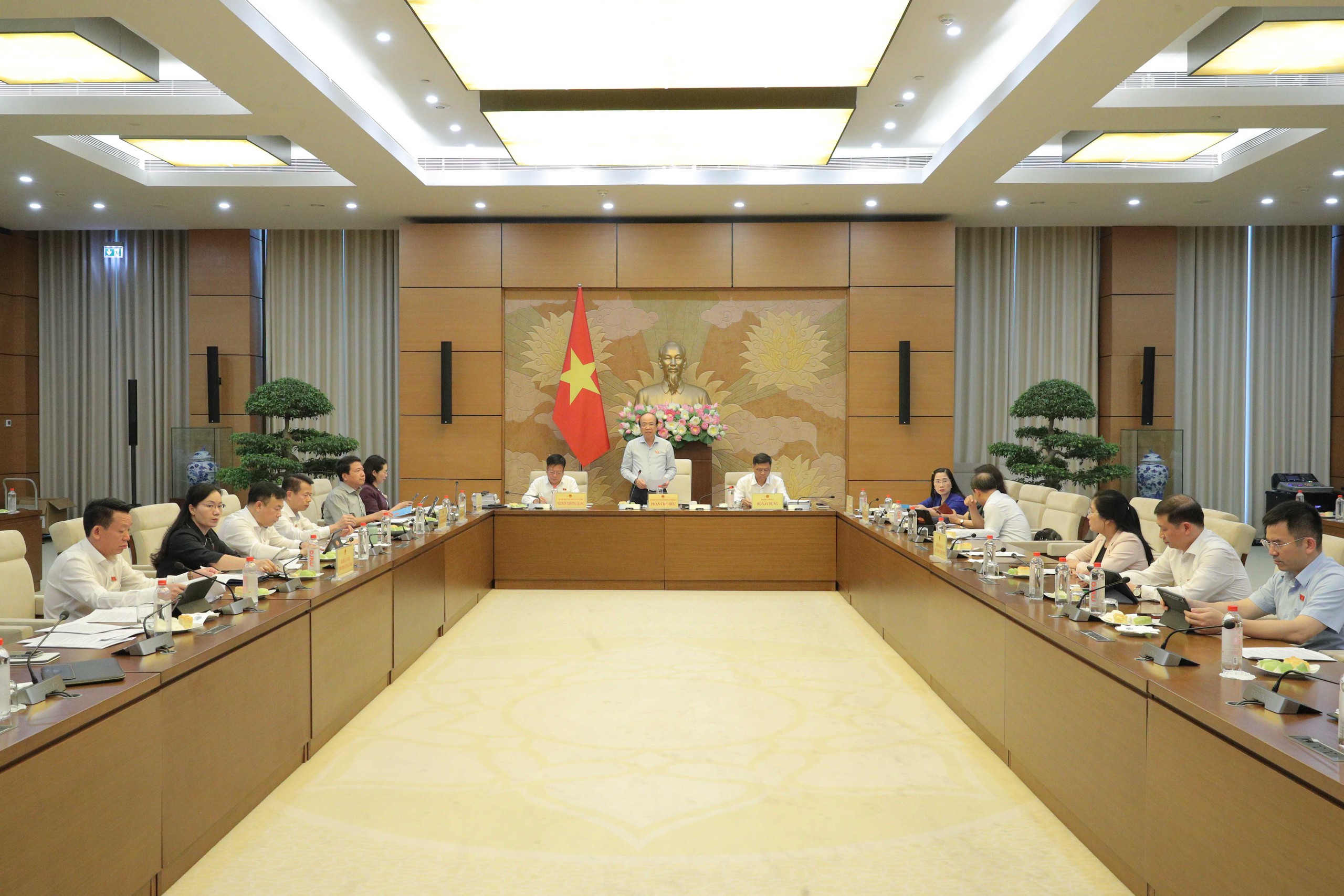 cuoc-hop-17873562853501659625872 Cải Cách Luật Nuôi Con Nuôi - Hội Nghị