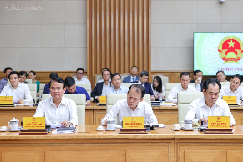Thủ Tướng Lê Minh Hưng: Đẩy Mạnh Giảm Lãi Suất Để Hỗ Trợ Kinh Tế
