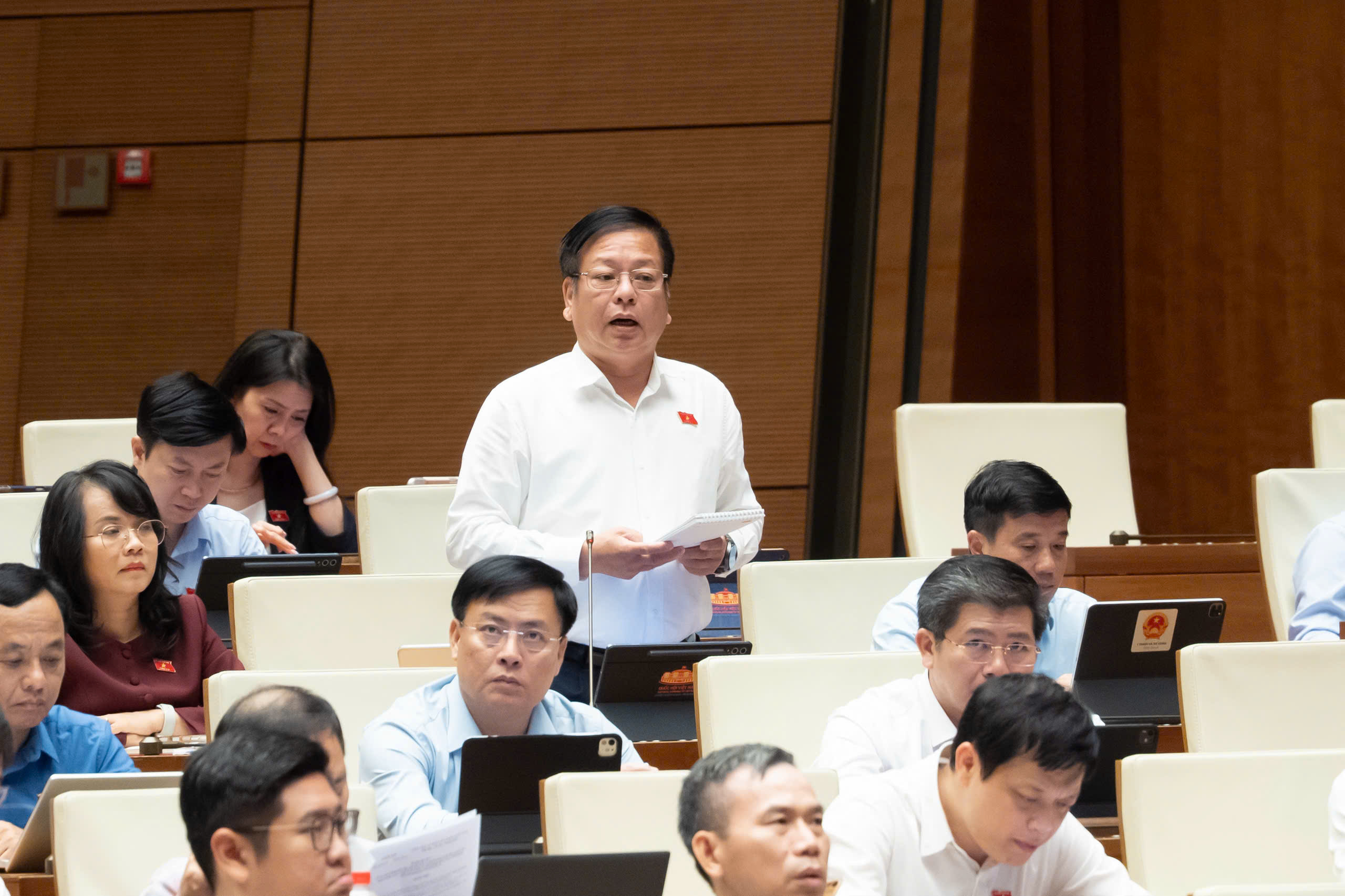 Quốc hội thảo luận về bồi thường thiệt hại trong quản lý thuế - Ảnh 3.