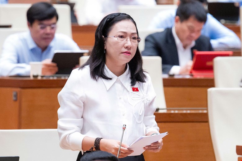 Quốc Hội Thảo Luận Về Việc Thắt Chặt Quản Lý Huy Động Vốn Bất Động Sản