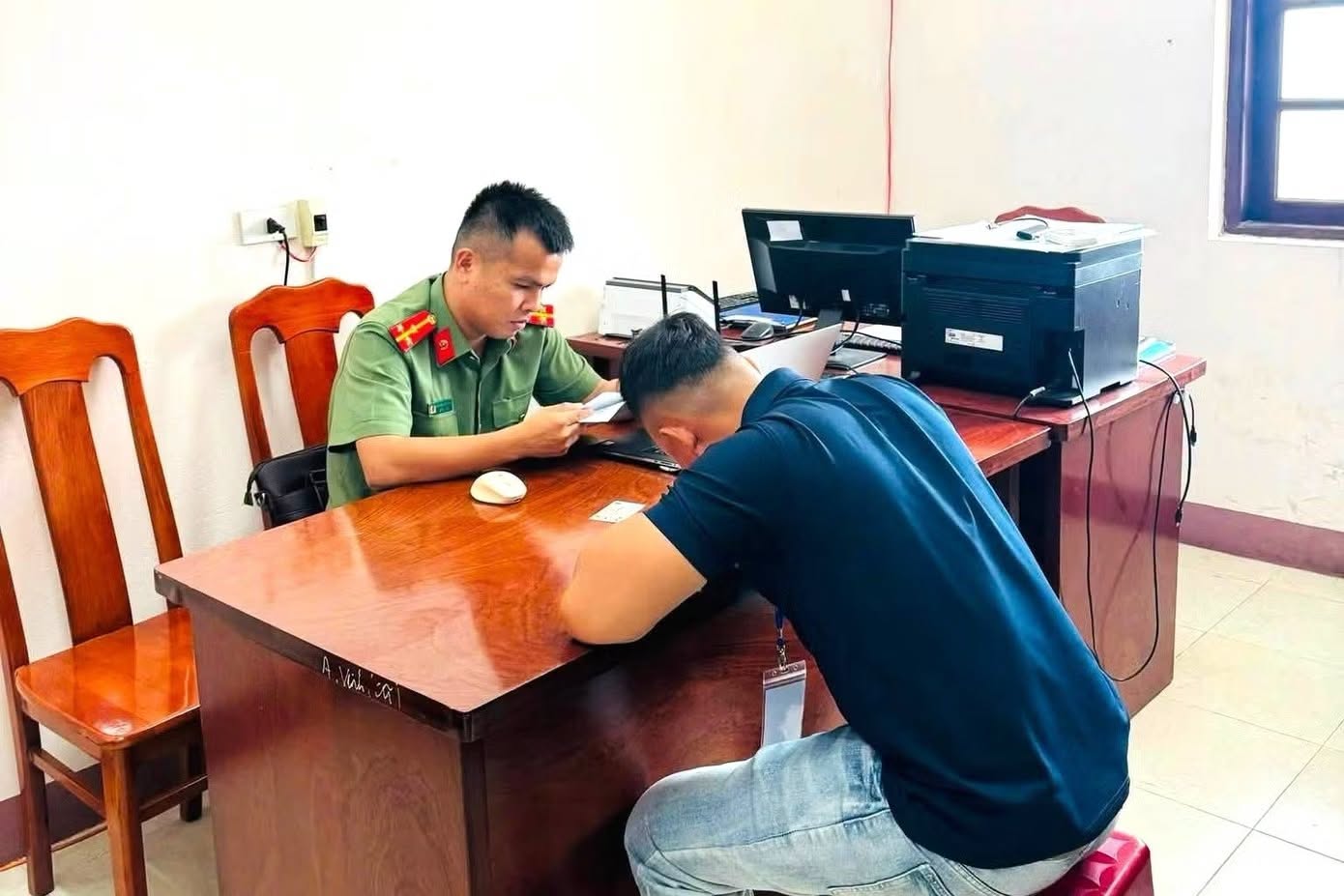 du-khach-trung-quoc-17871253797651127213852 Xử lý người livestream bịa đặt vụ nam du khách Trung Quốc bị sóng cuốn- Ảnh 1.