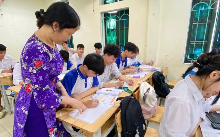 Hà Nội Khẩn Trương Xác Minh Vụ Cô Giáo Mầm Non Bạo Hành Trẻ Em - Ảnh 3.