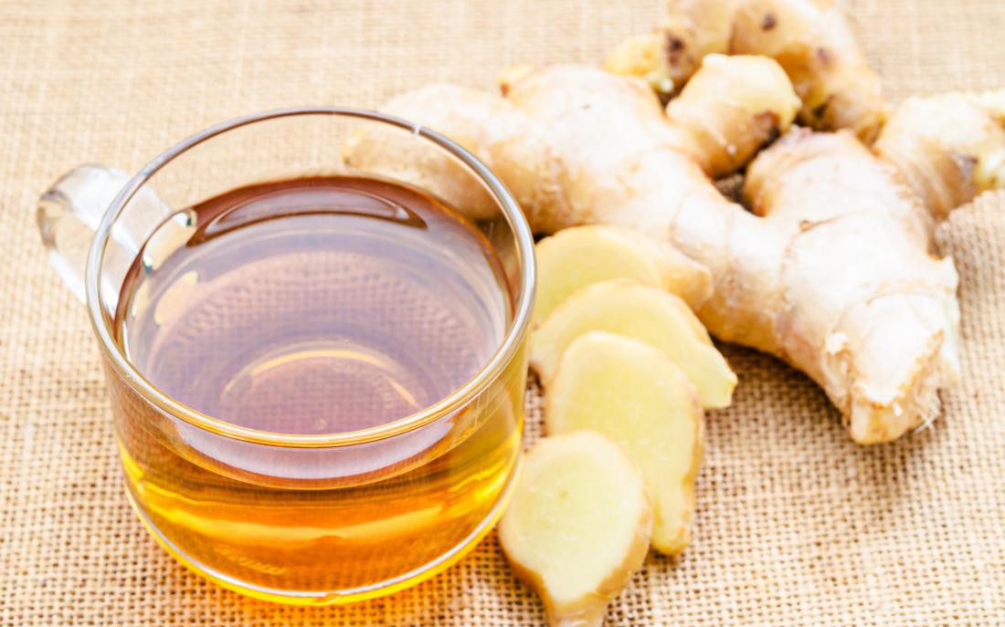 ginger-water-17734837793771414043973-0-0-687-1100-crop-1773483783641434904692 9 loại thực phẩm và gia vị tăng lợi ích của nước chanh - Ảnh 2.