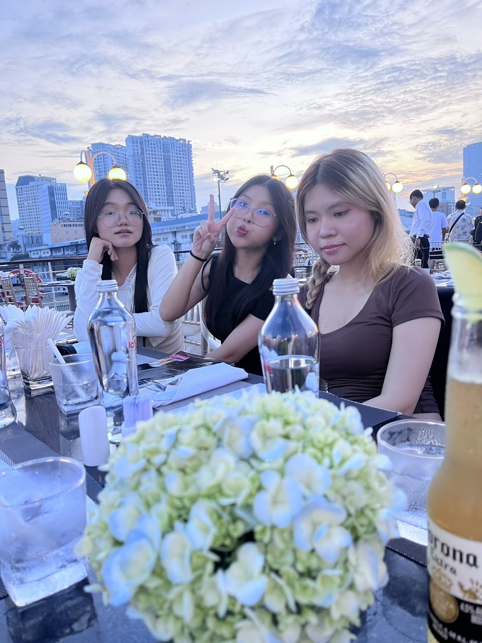 Tại Sao Giới Trẻ Hiện Nay Thường Gặp Rối Loạn Mặc Cảm Ngoại Hình?