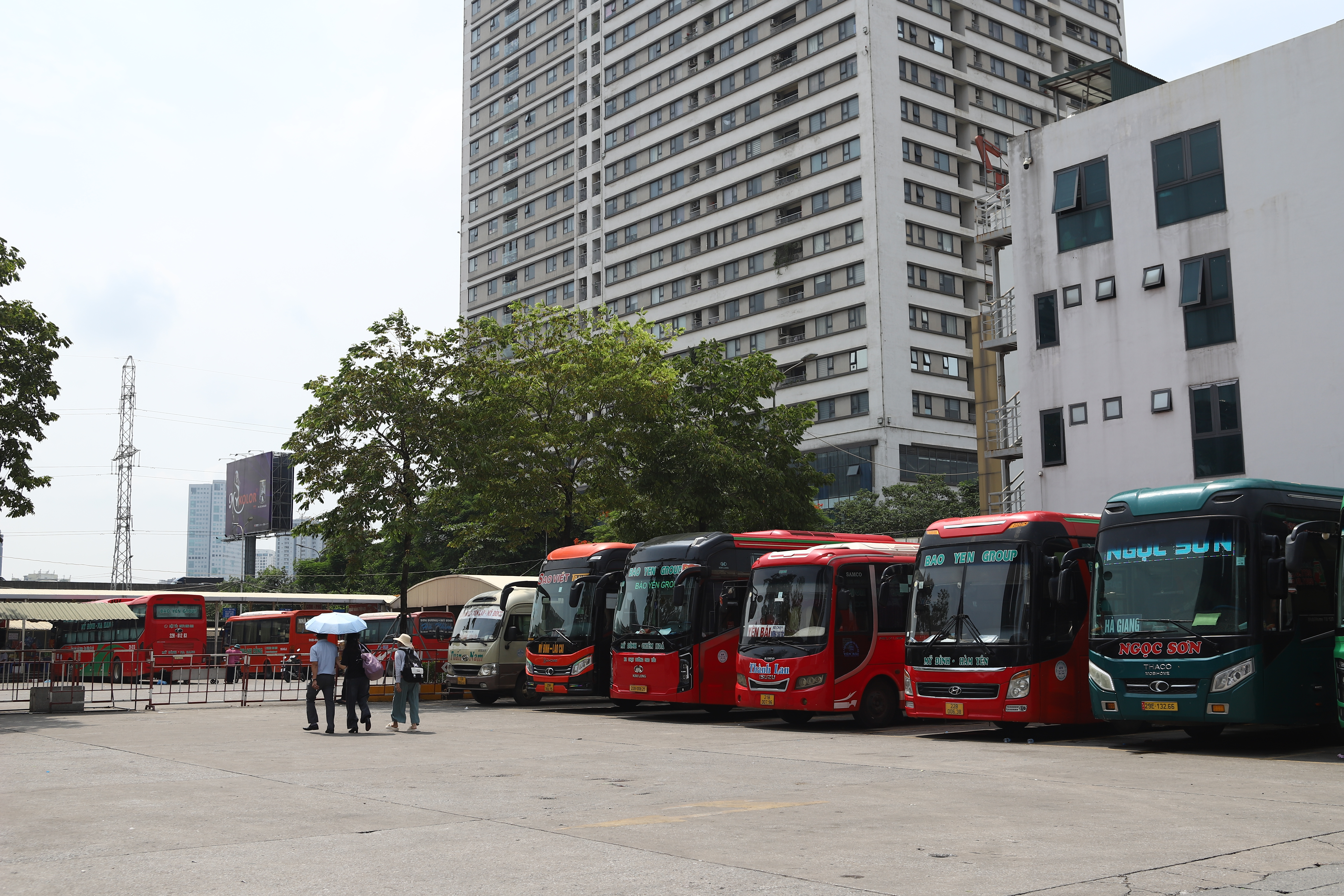 Các bến xe Hà Nội trước nghỉ lễ 2/9: Không để khách bị ép giá, nhồi nhét - Ảnh 2.