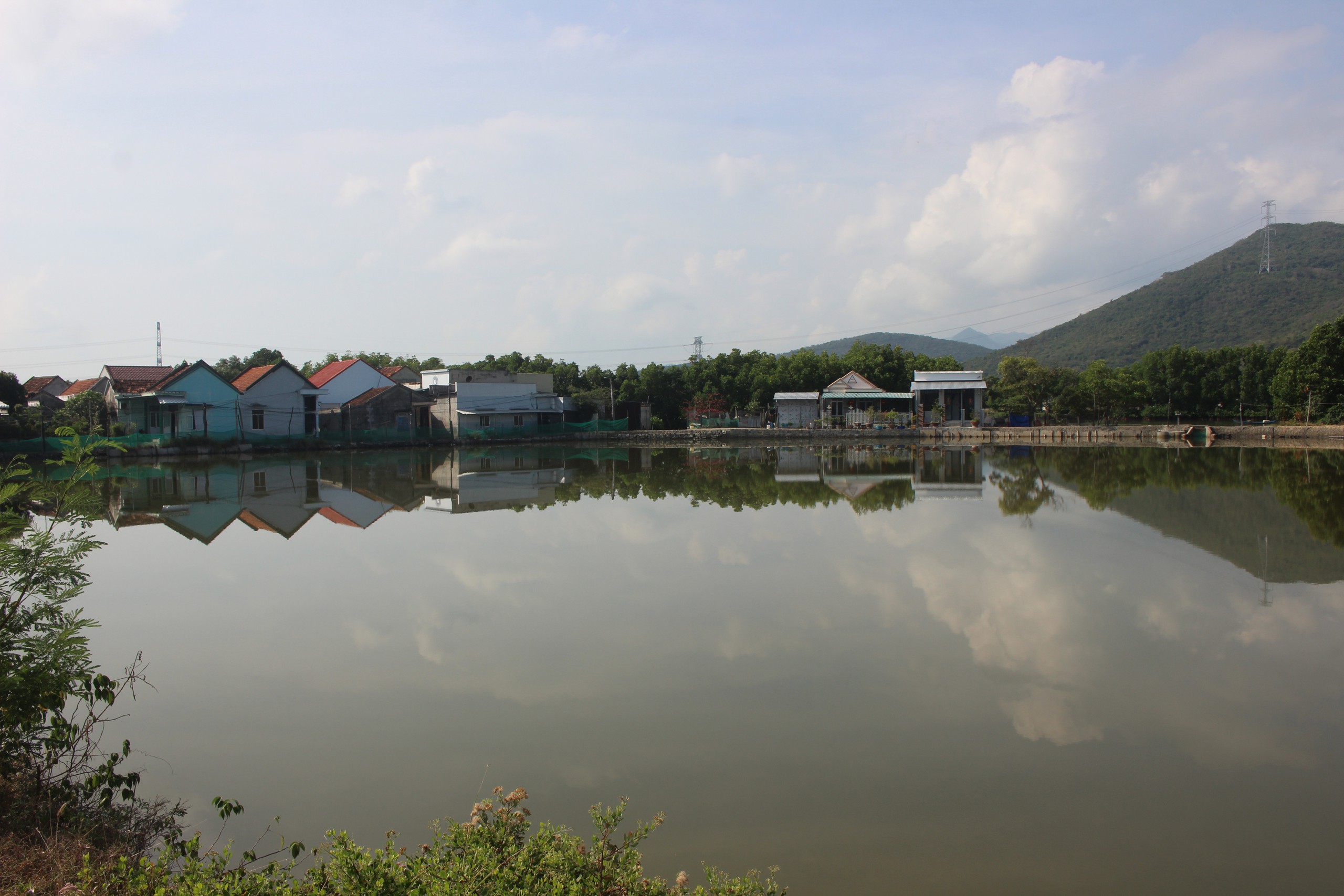 Khám Phá Làng Hà Liên: Nơi Tình Người Vẫn Đong Đầy