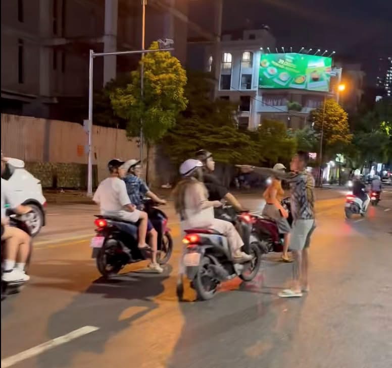 Điều Tra Vụ Bạo Hành Giữa Đường Ở Hà Nội: Những Diễn Biến Mới Nhất