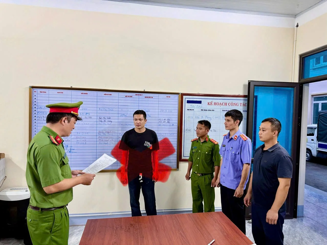 lc-1787281316090318373293 Lập nhóm 'nữ tìm bạn trai' để thu phí, một đối tượng bị khởi tố- Ảnh 1.