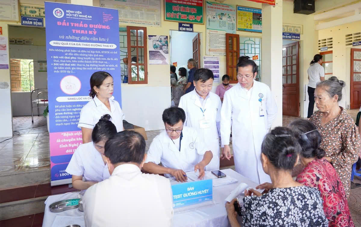 Hà Nội Tăng Tốc Khám Sức Khỏe Toàn Dân và Tổ Chức Phòng Chống Dịch Bệnh- Ảnh 2.