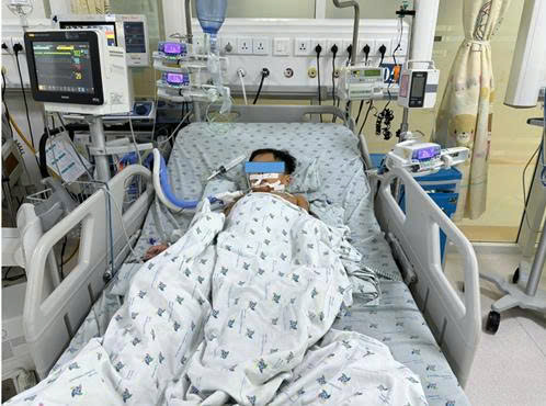 Cảnh Báo Về Ngộ Độc Thực Phẩm: Ba Trẻ Em Nghi Nhiễm Xử Lý Khẩn Cấp