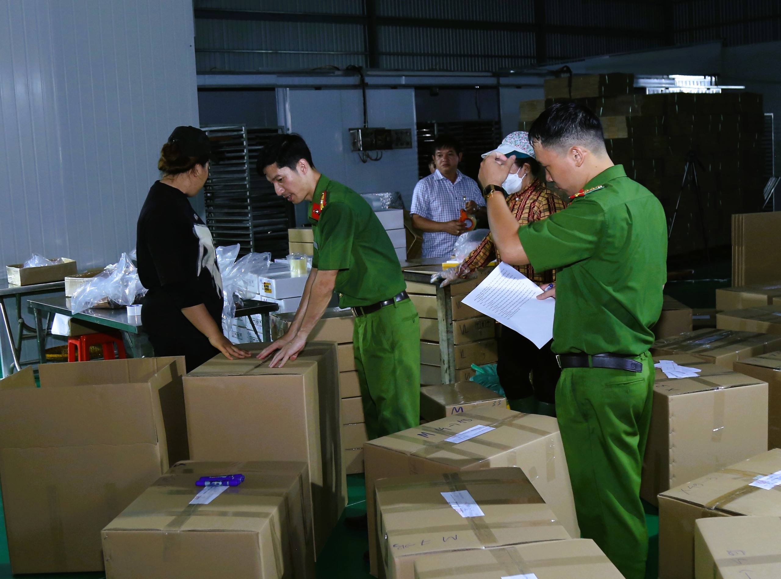 Điều Tra Đường Dây Làm Thịt Khô Giả: Một Cuộc Chiến Chống Hàng Giả