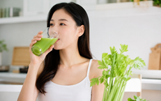 Những Lưu Ý Quan Trọng Khi Sử Dụng Quả Sim Để Bảo Vệ Sức Khỏe