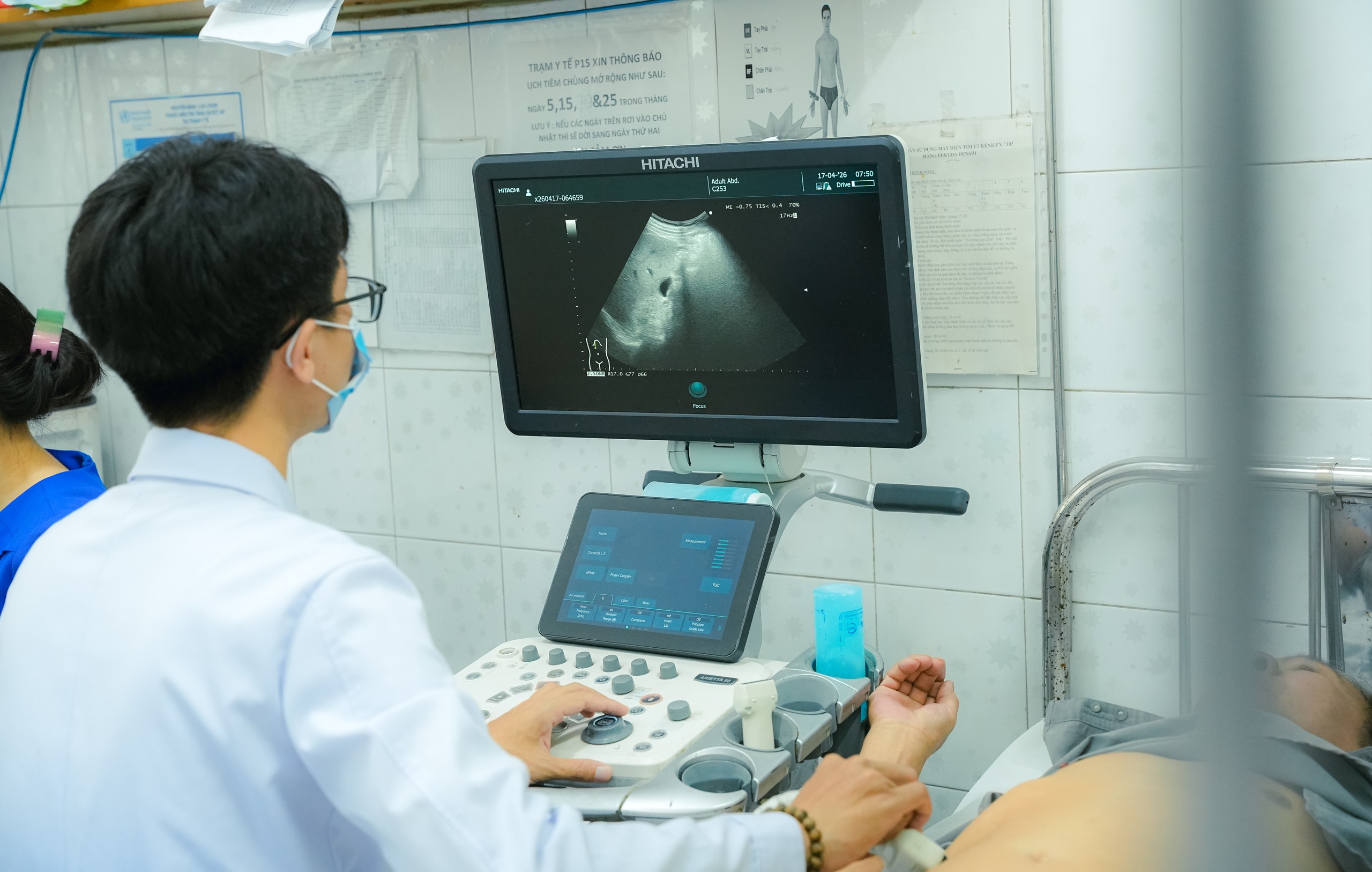 tan-son-6-1785556895335998336375 Giám đốc Sở Y tế TPHCM: Không thể chỉ dồn lực cho mỗi bệnh viện tuyến cuối - Ảnh 1.