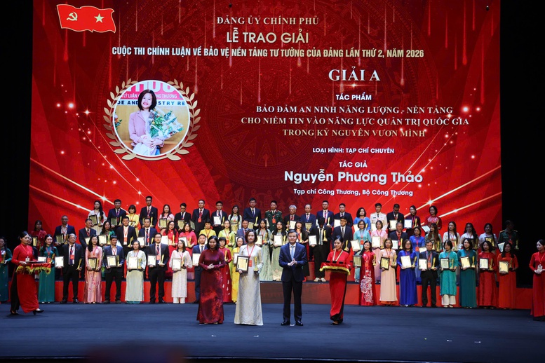 trao-giai-17872779695441496027998 Trao giải Cuộc thi chính luận bảo vệ nền tảng tư tưởng của Đảng lần thứ II - Ảnh 3.