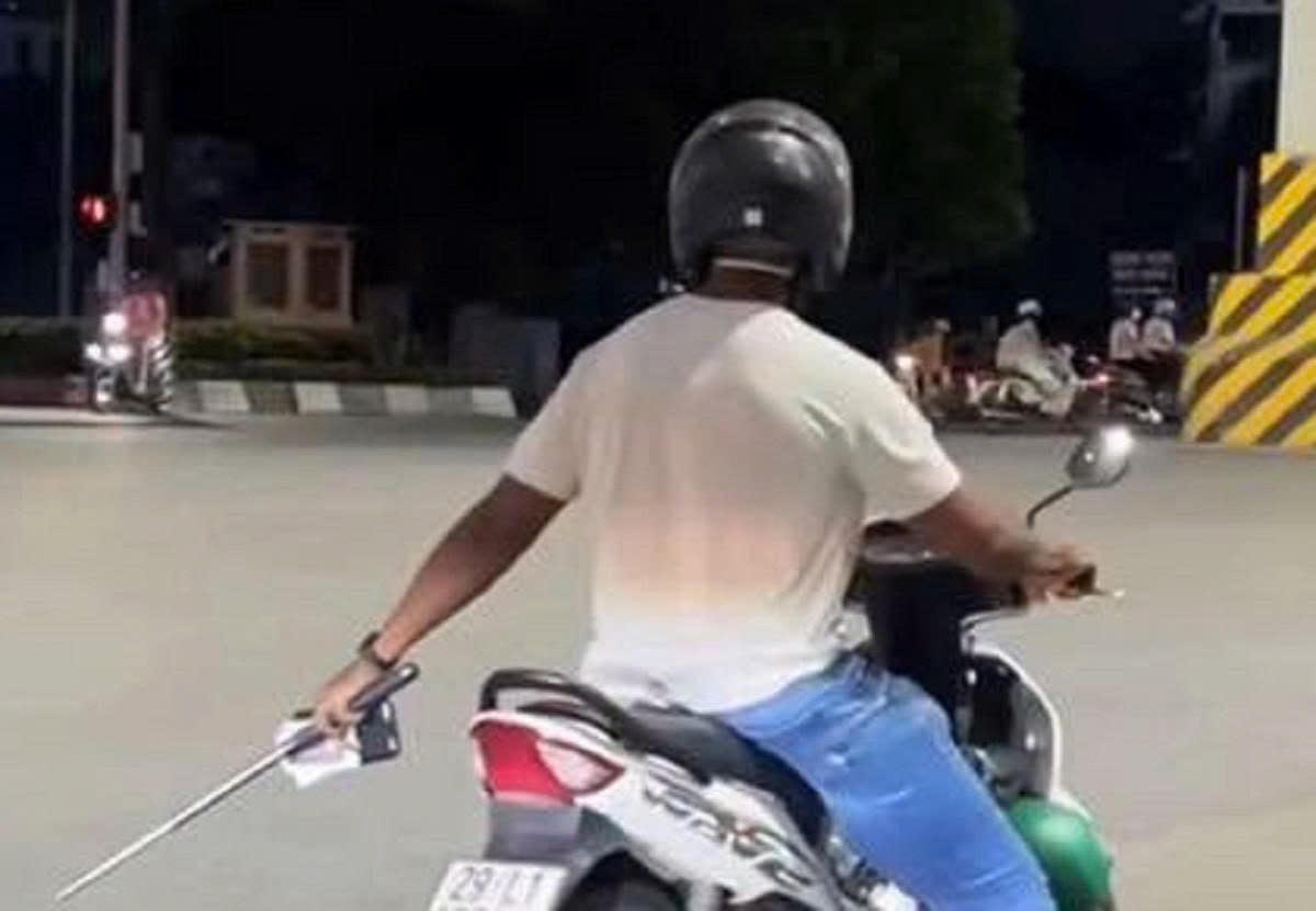 Cảnh báo về hành vi lạ của người đàn ông ngoại quốc tại Hà Nội