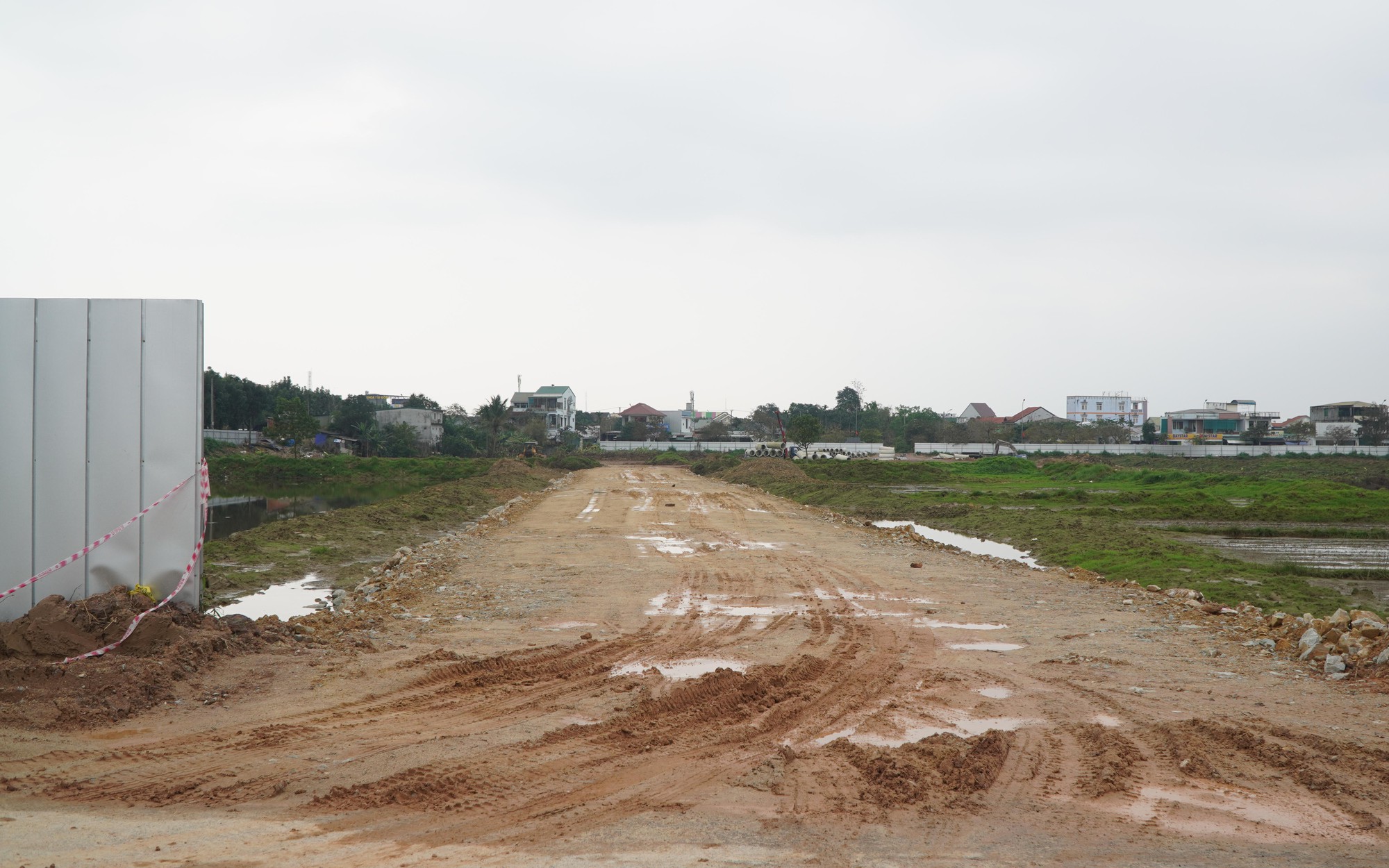 Áp Lực Dự Án Khu Du Lịch Tại Suối Voi: Người Dân Ngóng Đợi Tương Lai
