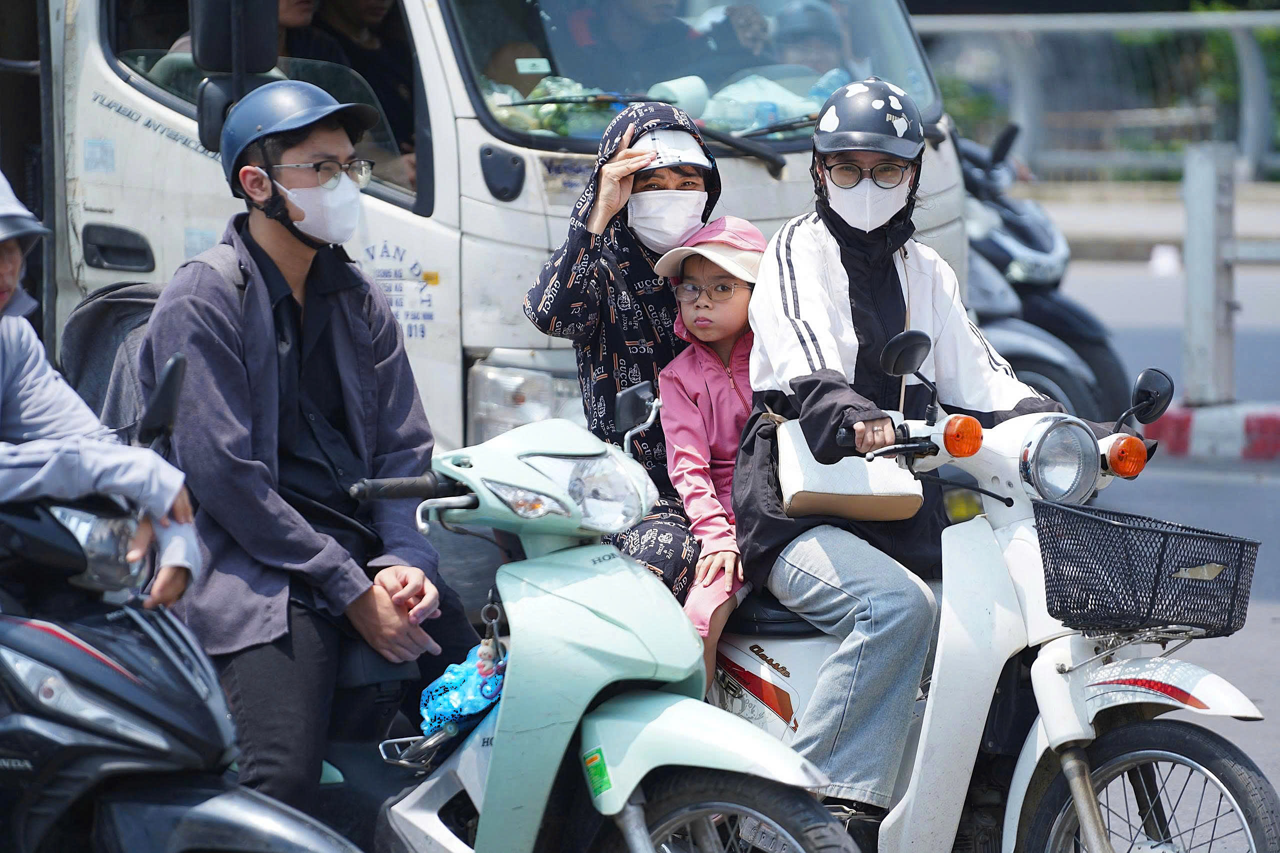 Thời Tiết Miền Bắc: Nắng Nóng và Dự Báo Chi Tiết
